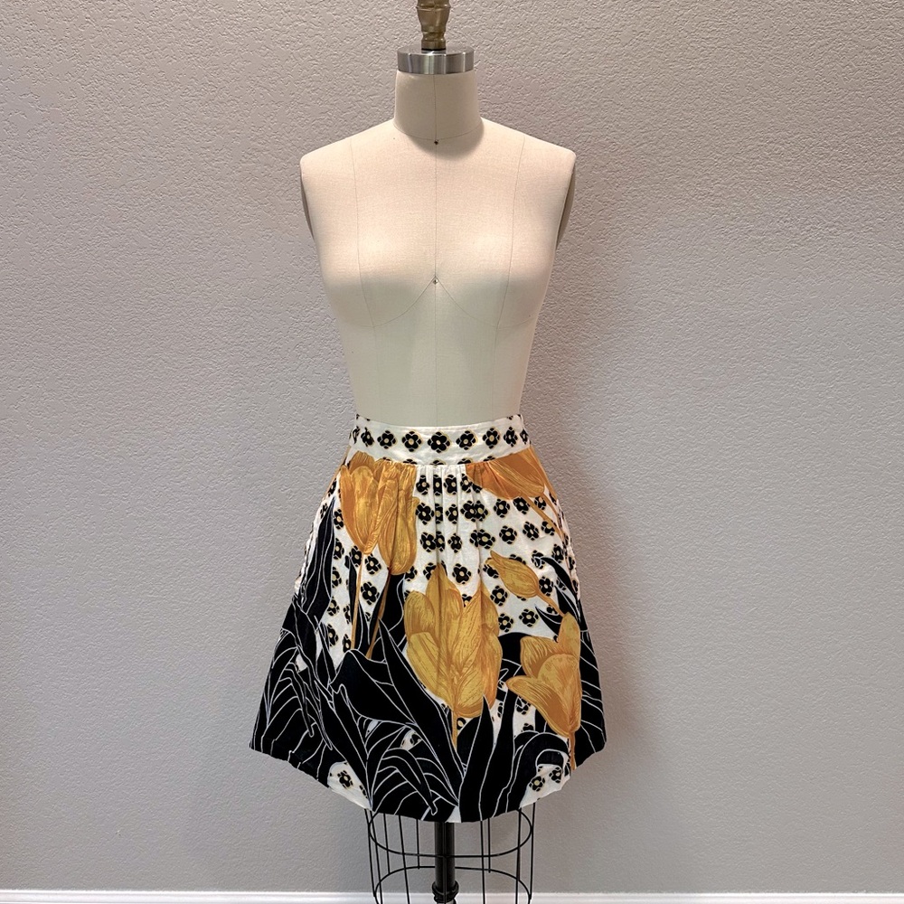 +A N T H R O+ Skirt